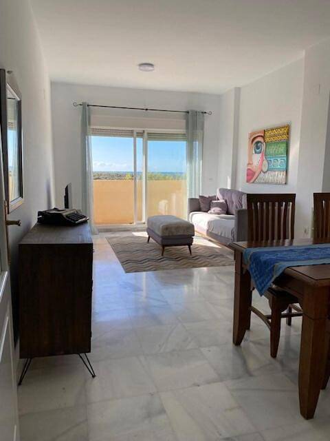 Apartamento de vacaciones para 4 personas, con piscina además de vistas y balcón - 1