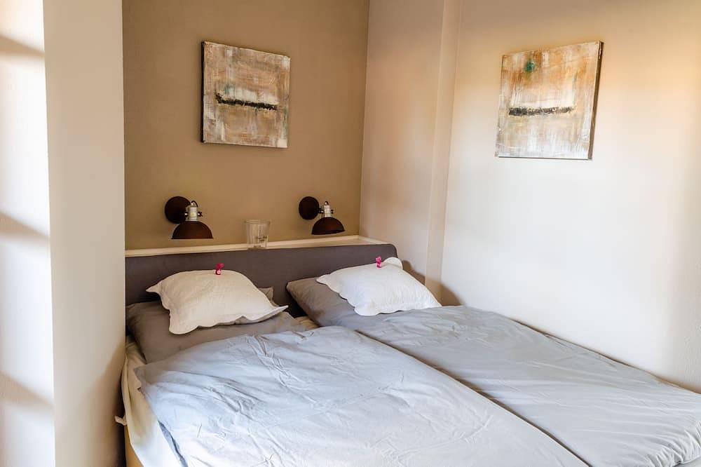 Ganze Wohnung, Wohnung im Reethaus Nordsee-Bude:Dünen Butze, ruhig gelegen mit großem Garten in Böhl (St. Peter-Ording), St. Peter-Ording