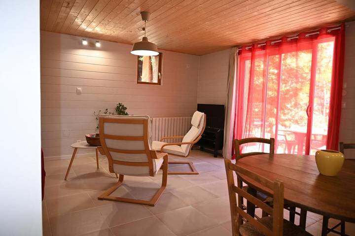 Gîte pour 4 personnes, avec Terrasse et Vue à Châteauroux-les-Alpes - 3