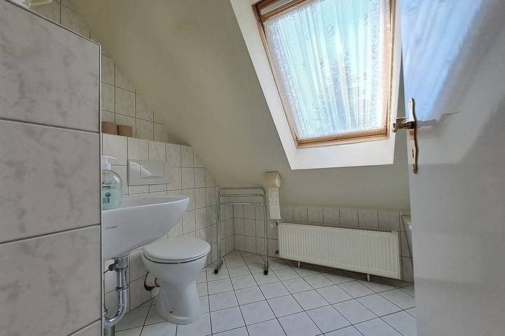 Ganze Wohnung, Ferienwohnung 1  (oben 1. Etage) - Ferienwohnungen Lübs mit W-Lan in Lübs, Vorpommern Greifswald