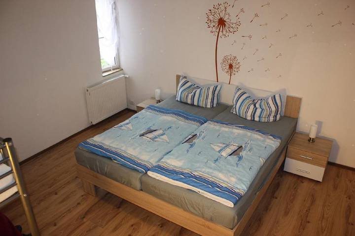 Ferienhaus für 9 Personen, mit Terrasse und Garten in Saal - 4