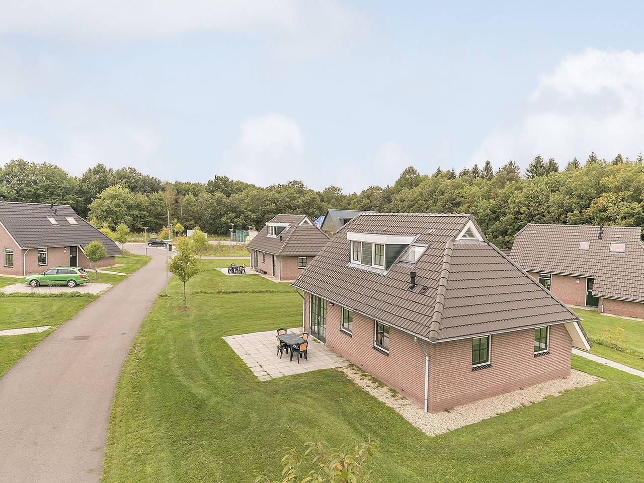 Villa in der Nähe von Waldwegen in Drenthe