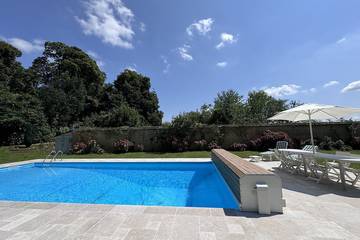 Cottage pour 14 personnes, avec terrasse et jardin dans Dangeul