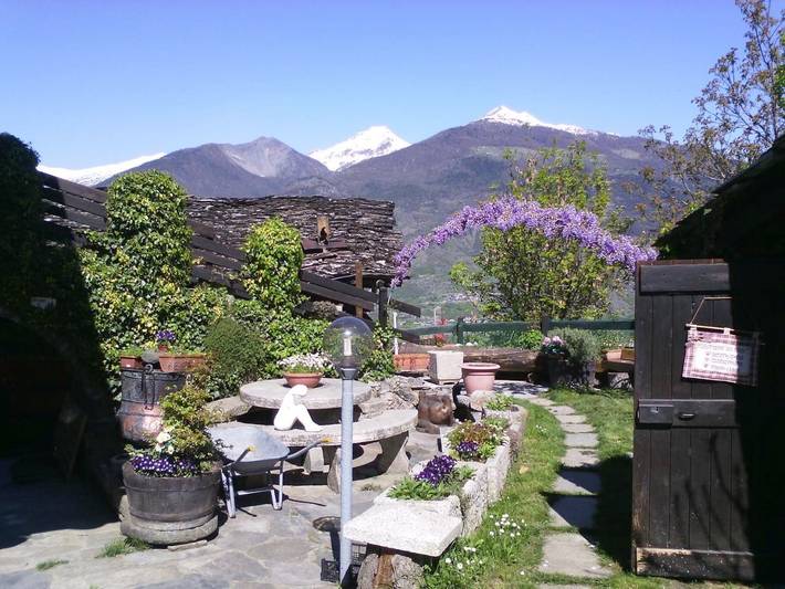 Casa vacanza per 5 persone, con Balcone e Terrazza nonché Giardino e Panorama a Comune di Gressan