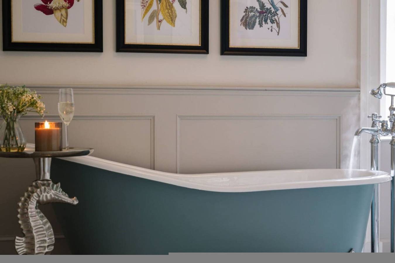 Villa by the Sea; Escape the Ordinary in Dundee, Angus
