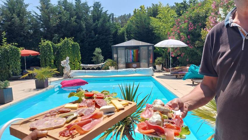 Chambre d’hôte pour 2 personnes, avec sauna et piscine ainsi que jardin et jacuzzi, animaux acceptés dans le Var - 2