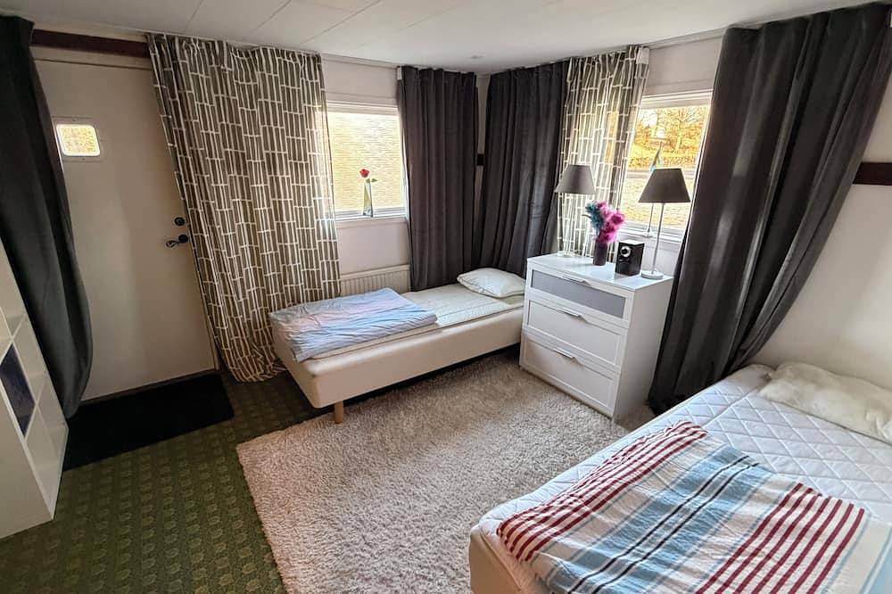 Bastu, jacuzzi, 90kvm hem, 10.000kvm lantgård, fiber internet, stort kök, Bbq in Bolmen