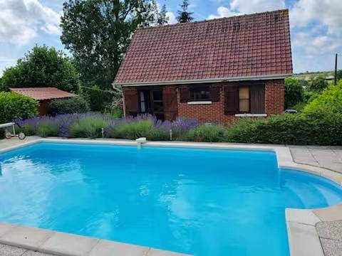 Location de vacances pour 6 personnes, avec Terrasse ainsi que Jardin et Piscine à Vron