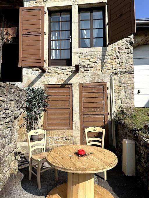 Appartement de vacances entier, Superior Double Room in Cuttura, Parc naturel régional du Haut-Jura