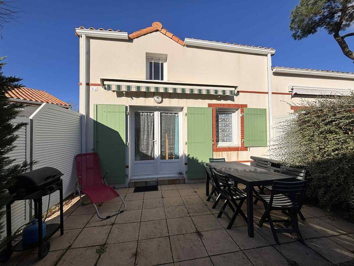 Location de vacances pour 4 personnes, avec piscine et terrasse dans Office De Tourisme De La Tranche Sur Mer