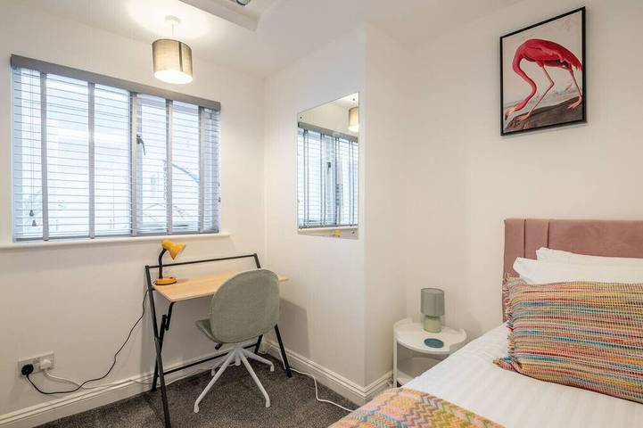 Modern 3 Bed Home - Heart of Cambridge + Parking in Abbey Ward, Cambridge