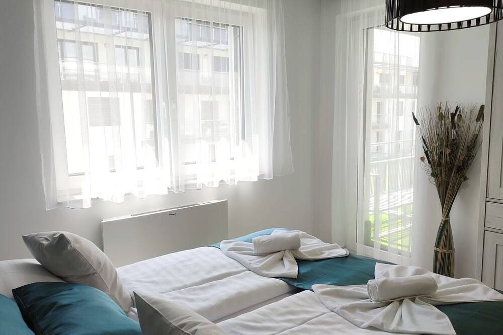 Entire apartment, Royal Relax Keszthely *****- Quiet new-build apartment with air conditioning, lake view & jetty in Keszthely, Keszthely region