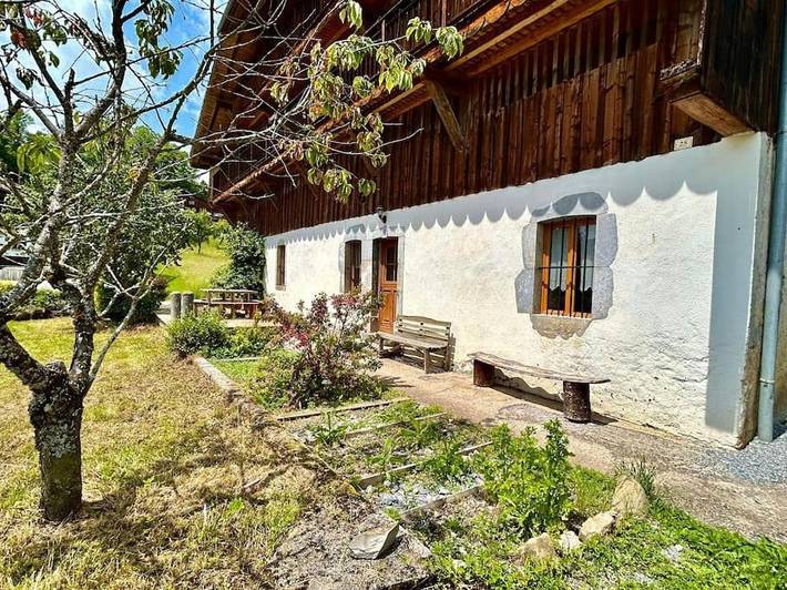 Gîte pour 8 personnes, avec Terrasse ainsi que Jardin et Vue dans Le Chable