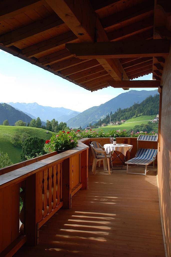 Geheel vakantieappartement, Appartement, douche, Wc, 1 slaapkamer in Hainzenberg, Zillertaler Alpen