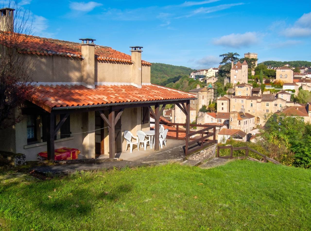 Charmante maison à Puy-l'Évêque avec jardin et balcon in Puy-l'Évêque, Quercy