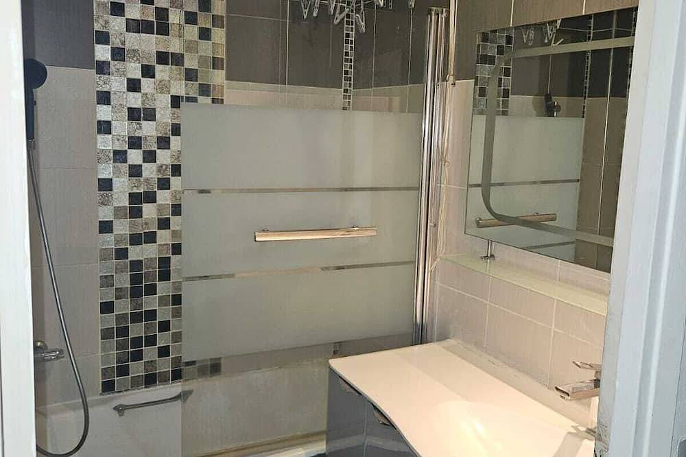 Entire apartment, Family apartment 20 minutes by metro from central Paris in Saint-Maurice, Val-de-Marne