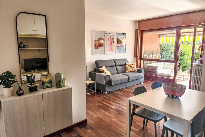 Appartamento intero, By the lake in Lesa, Lago Maggiore (Piemonte)