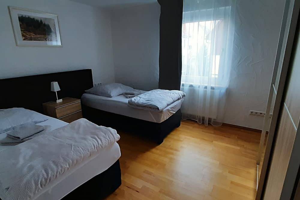 Apartamento entero, Apartamento-De Lujo-Baño privado con bañera-Terraza-Ferienwohnung in Reutlingen, Neckar-Alb