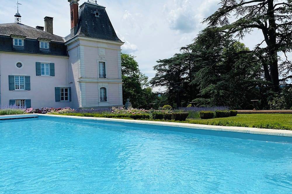 Ganze Wohnung, Ruhige , charmante Ferienwohnung (Loft)  2 km v. historischen Zentrum von Cluny in Cluny, Mâcon und Umgebung