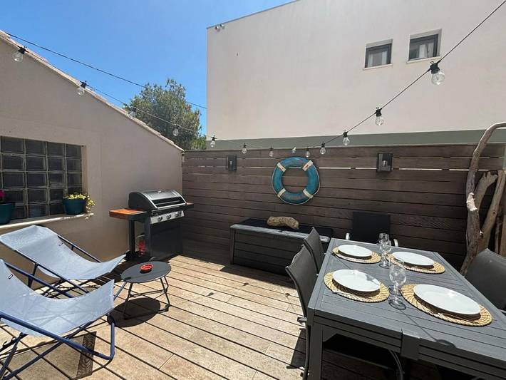 Gîte pour 4 personnes, avec terrasse dans Plage La Capte