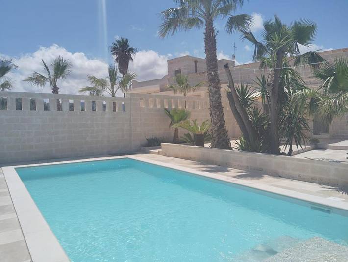 Villa per 8 persone, con piscina e giardino nonché idromassaggio, adatto a famiglie con bambini a Monopoli