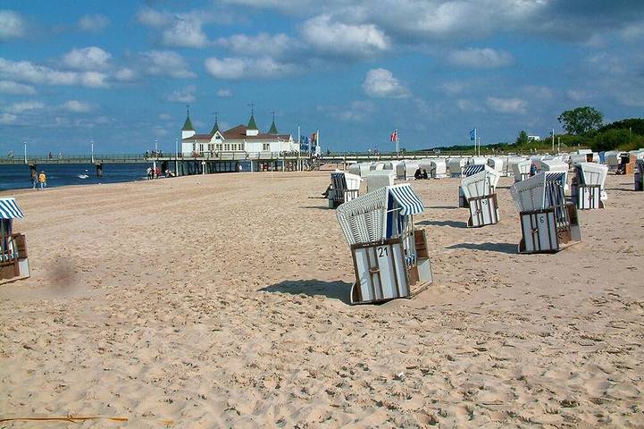 Entire apartment, Holiday and conference house Mutabor, in the resort, quiet, close to the beach. in Drei Kaiserbäder, Heringsdorf