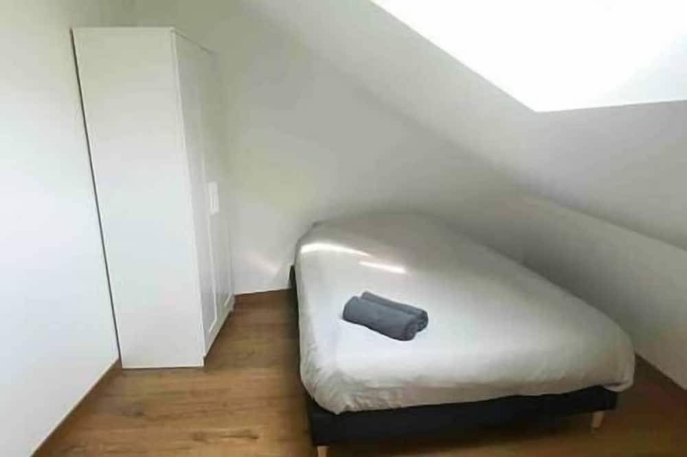 Entire apartment, Hypercentre Superbe Appartement T4 Avec Parking in Orléans, Loire Valley