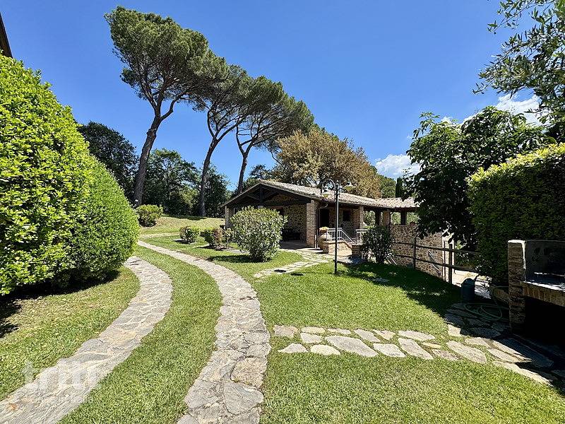 Tritt — This apartment for 7 people is located among the olive and pine trees in Citta della Pieve in Città della Pieve, Province de Pérouse