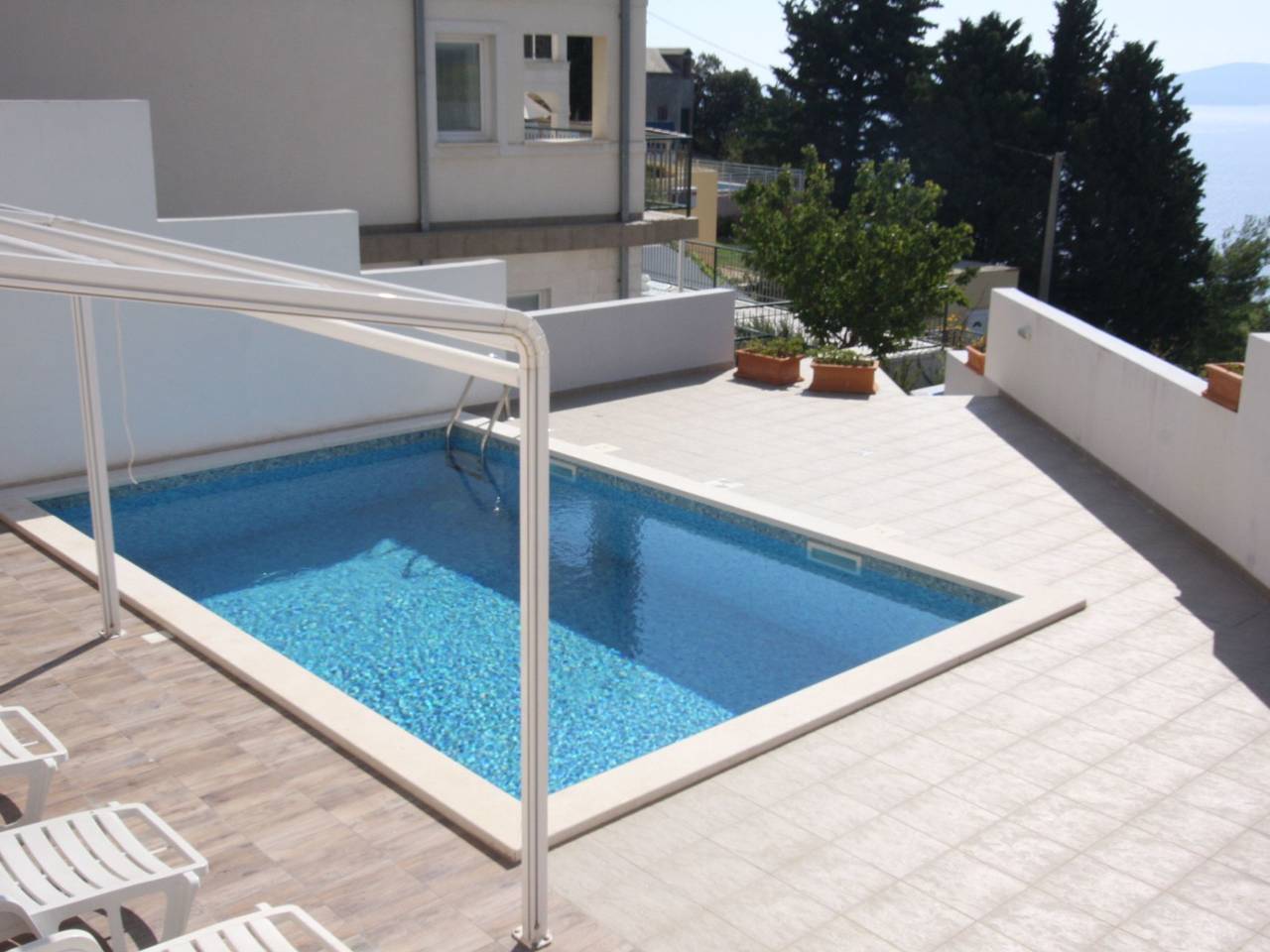 Ganze Wohnung, Appartement mit Blick auf das Wasser in Mimice, Split-Dalmatien