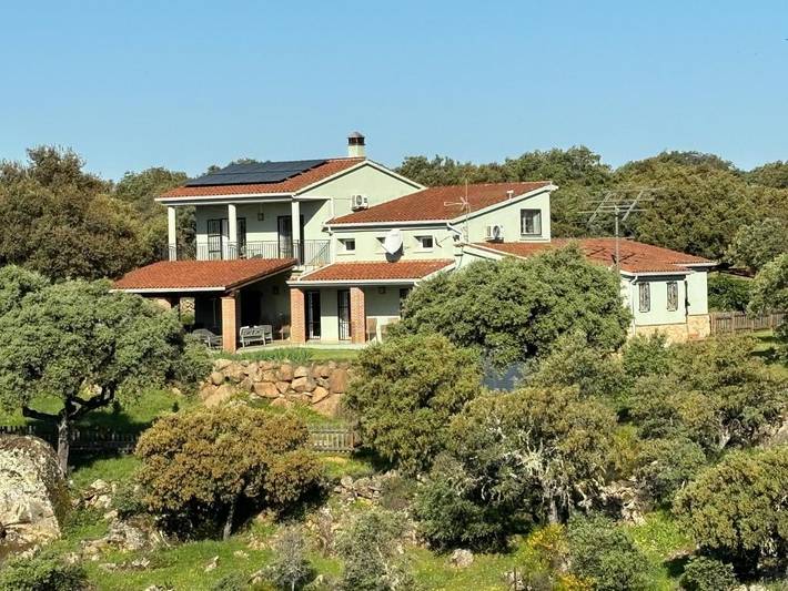 Chalet para 6 personas, con vistas además de piscina y jardín en Comarca de Trujillo - 3