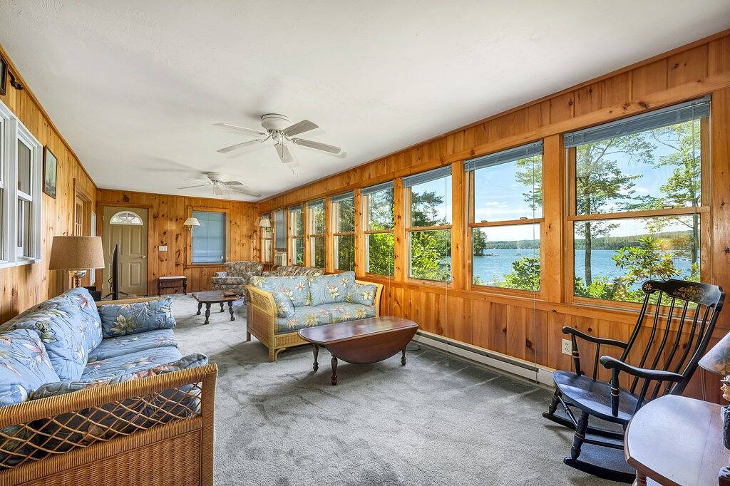 Winnipesaukee Home Plus Apartment For 10 Beach Dock Sunsets in Moultonborough, Lake Winnipesaukee