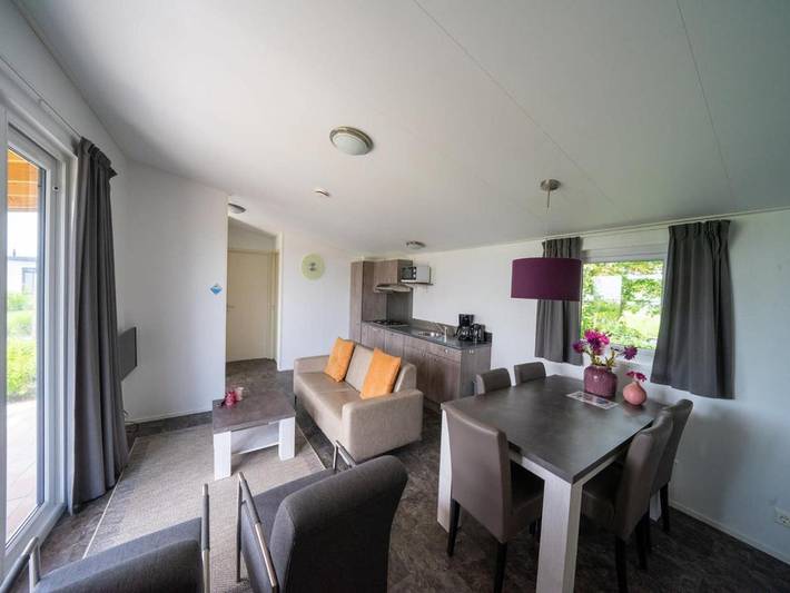 Appartement voor 5 personen, met Terras en Tuin in Bovenkarspel