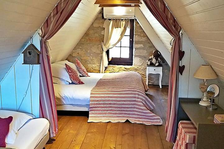 Location de vacances pour 3 personnes, avec jardin ainsi que piscine et jacuzzi, animaux acceptés à Lacave - 2