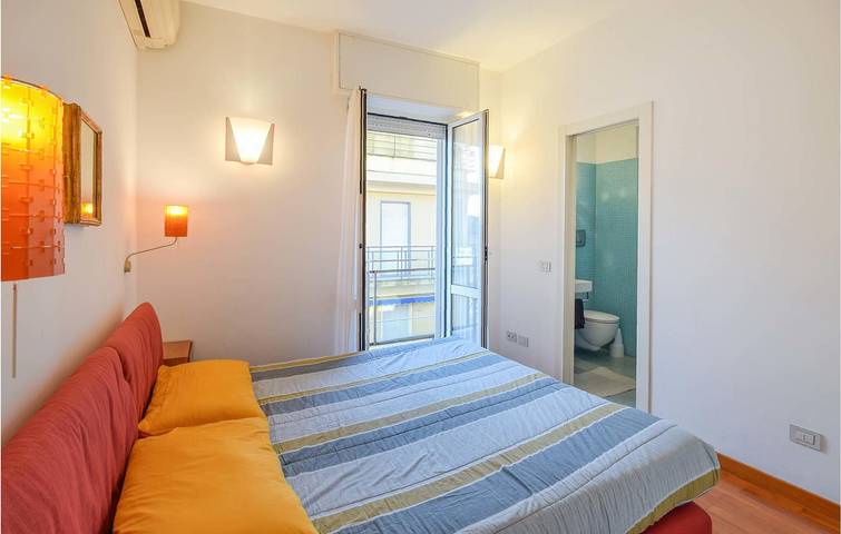 Appartamento intero, Appartamento con terrazza sul mare: AC, TV, 1.5km Spiaggia in Bagni Lido & Flora, Rapallo