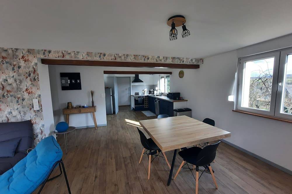 Appartement entier, Appartement plein centre in Signy-l'Abbaye, Ardennes