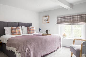 Log Cabin for 4 People in Leeds, West Yorkshire, Photo 1