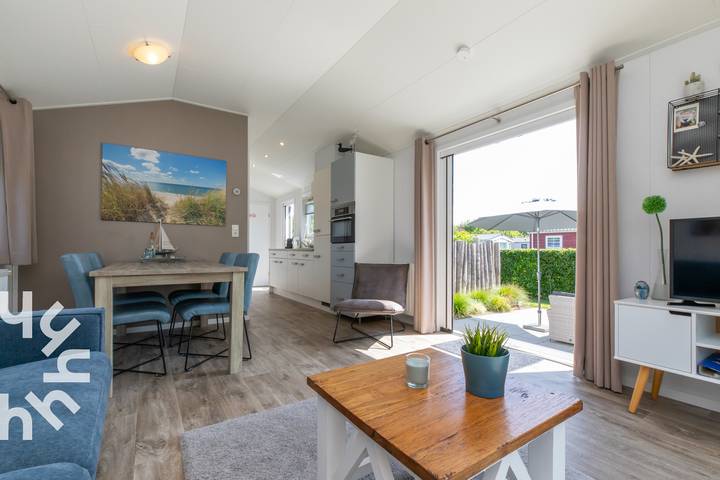 Schönes 4-Personen-Chalet auf einem schönen Campingplatz in Ouwerkerk - Schouwen-Duiveland in Ouwerkerk, Niederländische Nordsee