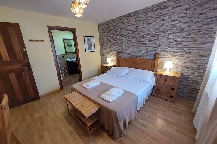 Cottage (Vollvermietung) El Pozo de la Cotarra für 8 Personen in Cabezuela, Segovia Provinz