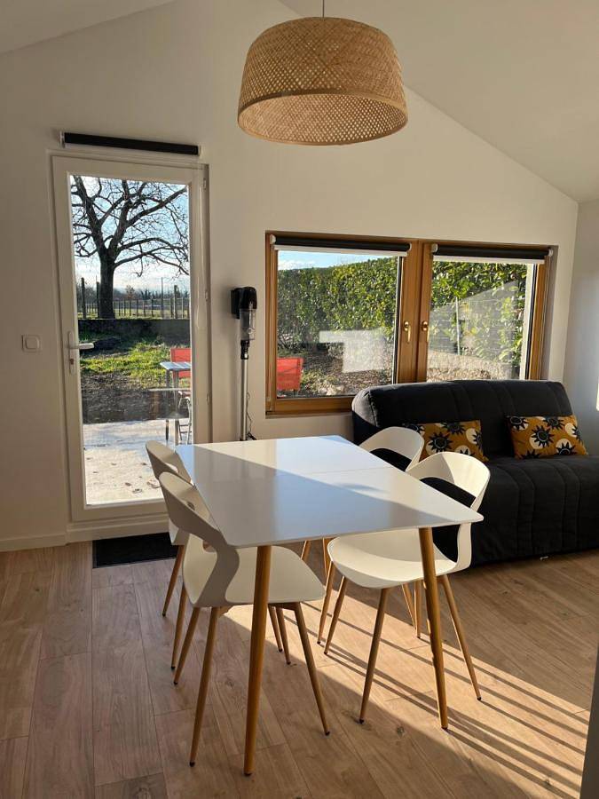 Location de vacances pour 4 personnes, avec Terrasse et Jardin à Brégnier-Cordon