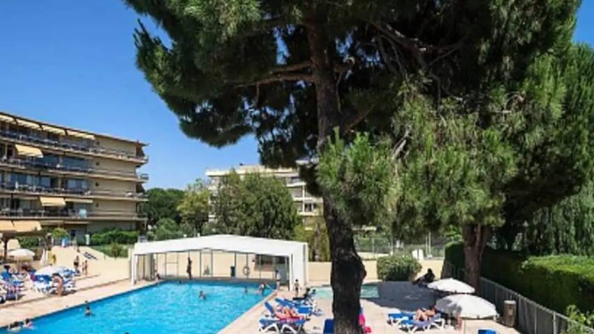 Apartamento de vacaciones para 5 personas, con piscina y jardín - 1