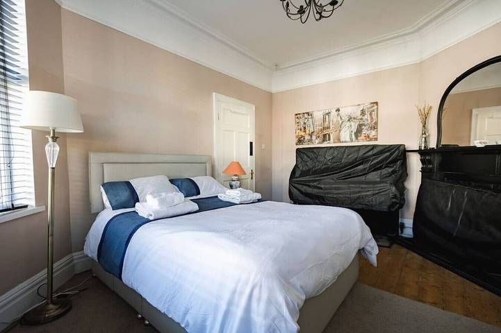 Hullidays》University 2 Bed Apartment in Kingston-upon-Hull, Yorkshire and the Humber