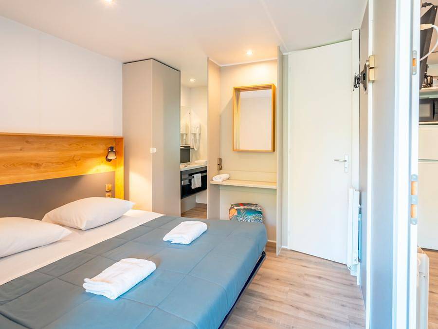 Camping Paradis Au port de l'houmeau. - Mobilhome 4 personnes - 2 chambres 2 salles de bain - 4 personnes - Diamant in L'Houmeau, Région de La Rochelle