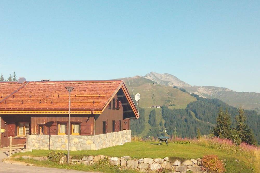 Chalet idéalement situé au pied des pistes dans la station des Gets in Les Gets, Les Portes du Soleil