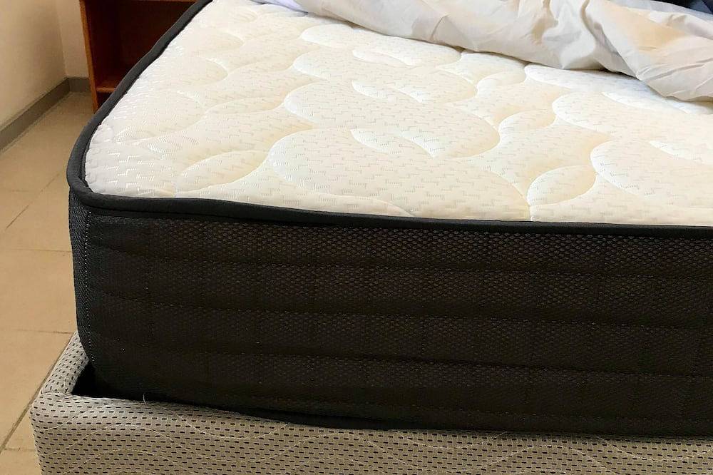 Entire apartment, The Watchtower 1 - 3 bedroom apartment Panoramic view in Montbrun-les-Bains, Nyons region