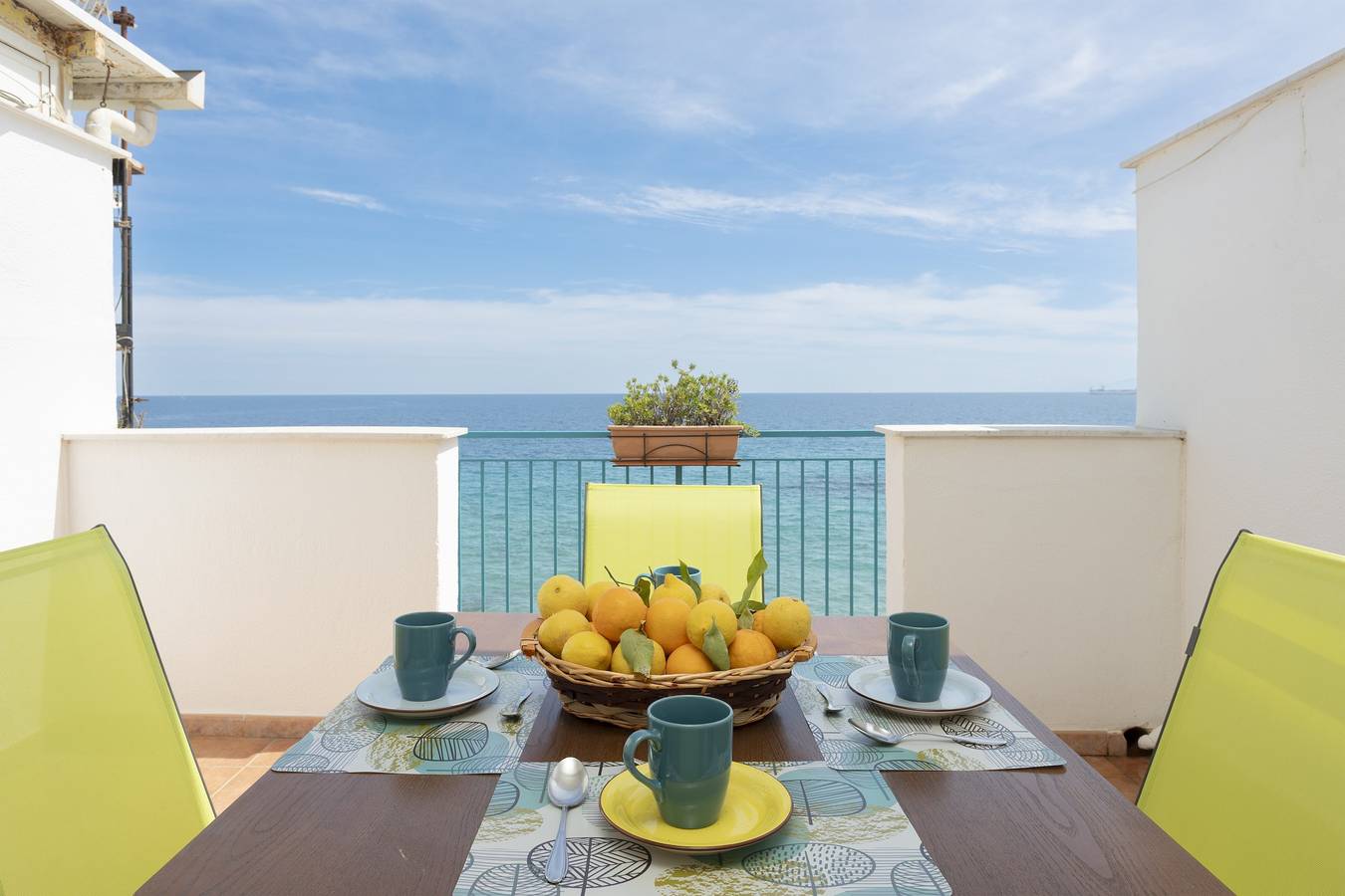 Maison de vacances 'Vista Mare' avec vue sur la mer, Wi-Fi et climatisation in Palerme, Province de Palerme