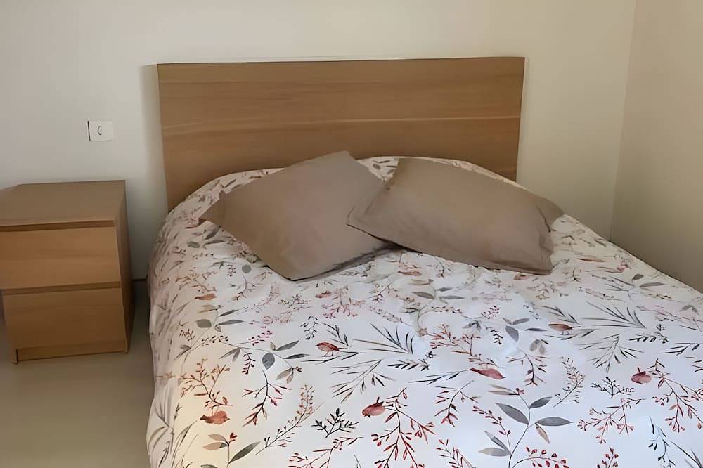 Naturma Cottage: Holiday Home with Wi-Fi and Pool near Montpon-Ménestérol in Montpon-Ménestérol, Périgord Blanc