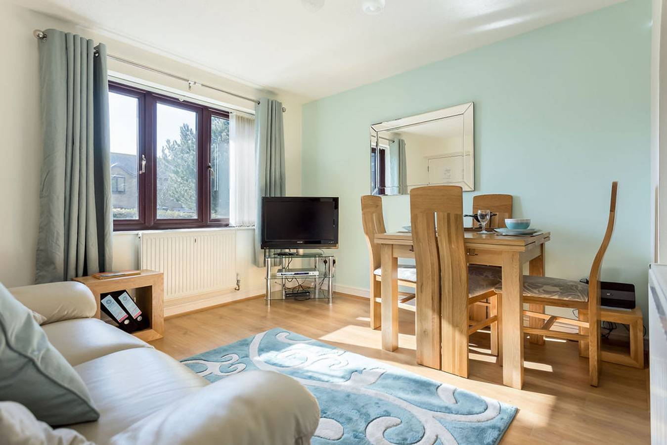 Apartamento entero, Flutes - Moments from Baiter Park and Waterfront in Poole, Poole Harbour