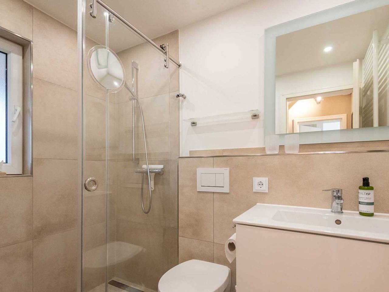 Ganze Ferienwohnung, Haus Sonnentraum, Whg. 1 - Helle 3-Zimmerwohnung auf ca. 70 m² für bis zu 4 Personen in Westerland, Sylt (Gemeinde)