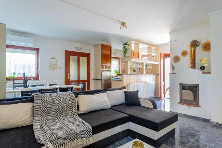 Ferienhaus für 16 Personen, mit Terrasse und Whirlpool, mit Haustier - 1