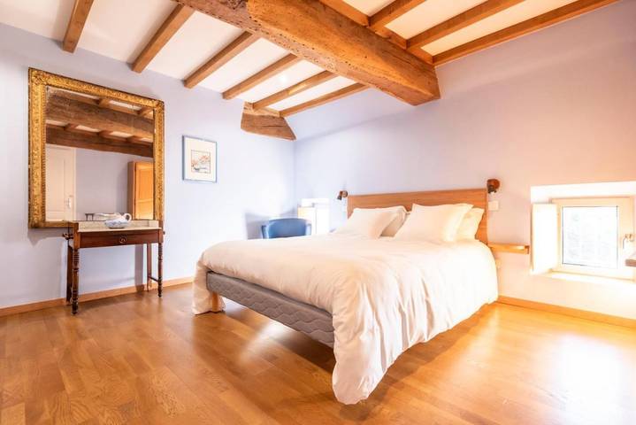 Location de vacances pour 2 personnes, avec vue ainsi que jardin et terrasse à Hurigny - 4